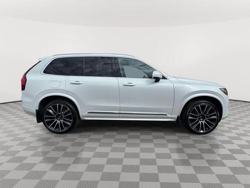 Crystal White Pearl 2026 Volvo XC90 B6 Plus 7-Seater