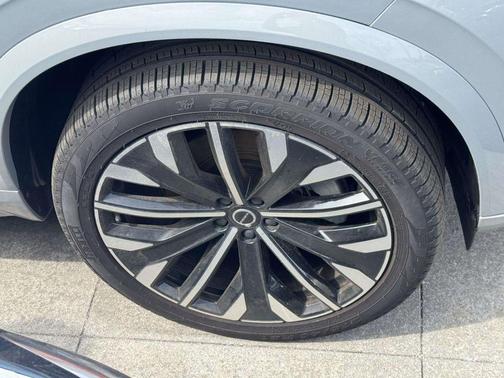 Metallic 2026 Volvo XC90 B6 Plus 7-Seater