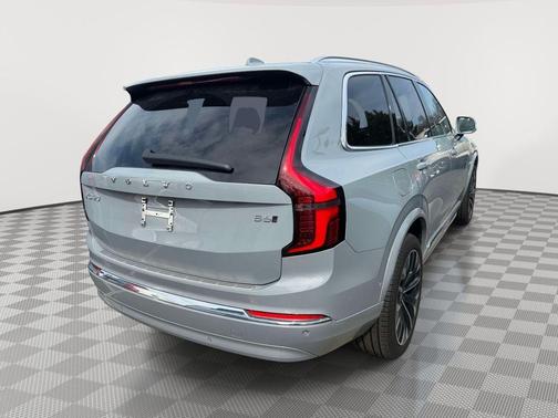 Metallic 2026 Volvo XC90 B6 Plus 7-Seater