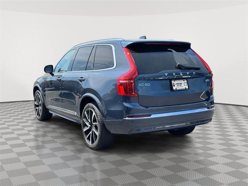 2023 Volvo XC90 B5 AWD Plus