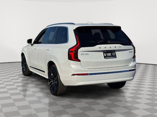 Crystal White Pearl 2026 Volvo XC90 B6 Plus 7-Seater