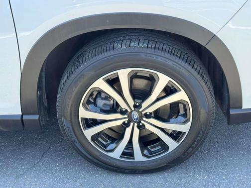 Crystal White Pearl 2023 Subaru Forester Limited