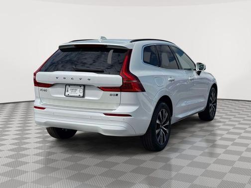 Crystal White Metallic 2023 Volvo XC60 B5 Core