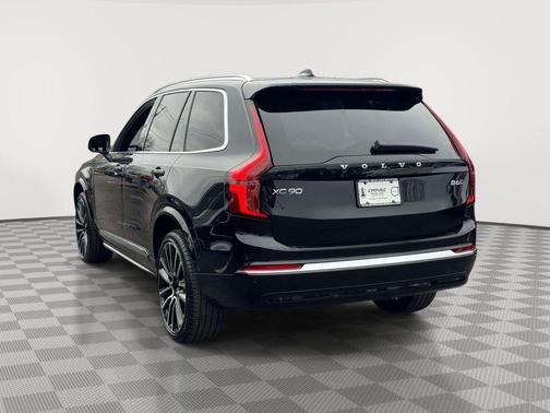 Onyx Black Metallic 2026 Volvo XC90 B6 Plus 7-Seater