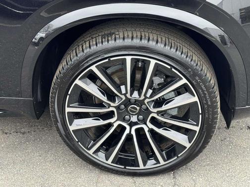 Onyx Black Metallic 2026 Volvo XC90 B6 Plus 7-Seater
