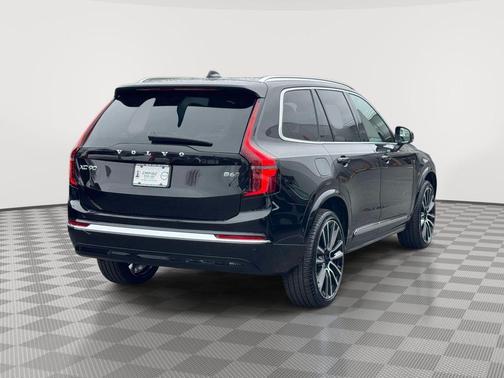 Onyx Black Metallic 2026 Volvo XC90 B6 Plus 7-Seater