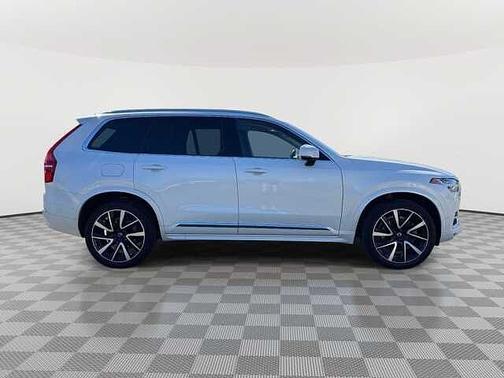 2023 Volvo XC90 Plus