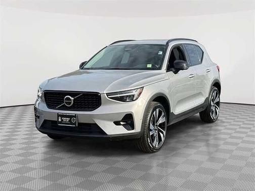 2025 Volvo XC40 Plus