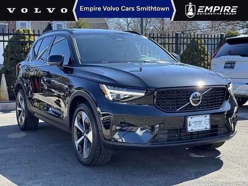 Onyx Black 2026 Volvo XC40 Plus