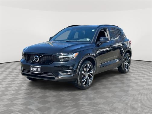 2022 Volvo XC40 T5 AWD R-Design