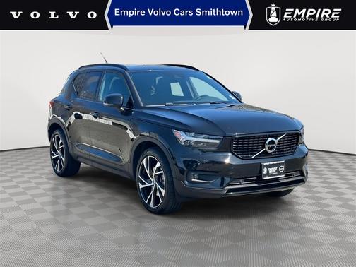 2022 Volvo XC40 T5 AWD R-Design