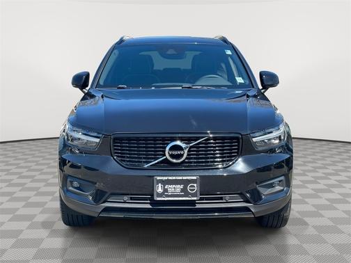 2022 Volvo XC40 T5 AWD R-Design
