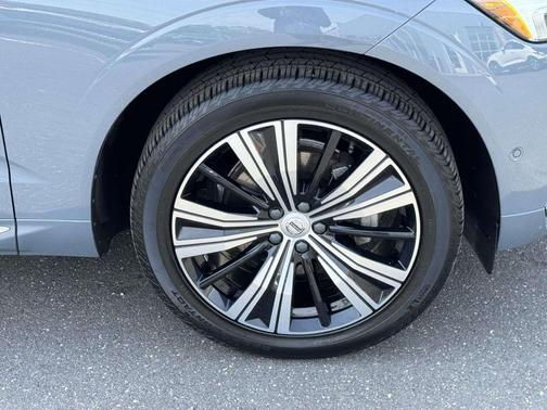 Gray Metallic 2023 Volvo XC60 B5 Plus Bright Theme