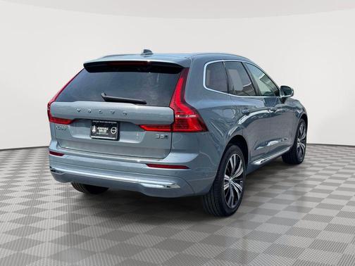 Gray Metallic 2023 Volvo XC60 B5 Plus Bright Theme
