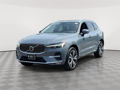 Gray Metallic 2023 Volvo XC60 B5 Plus Bright Theme