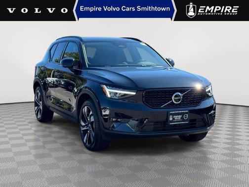 Onyx Black 2026 Volvo XC40 B4 Plus