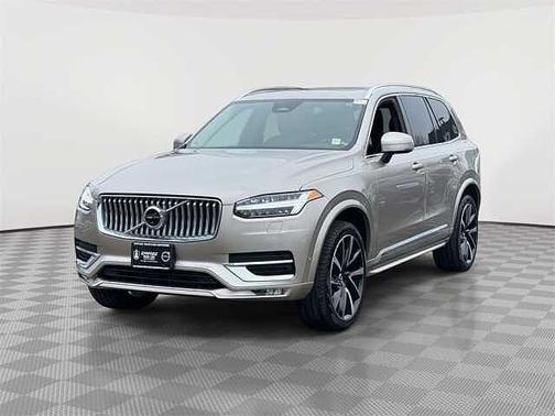 2023 Volvo XC90 Plus