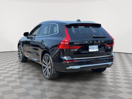 Onyx Black Metallic 2023 Volvo XC60 B5 Ultimate Bright Theme