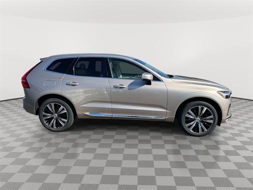 2023 Volvo XC60 B5 AWD Plus Bright