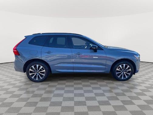 Thunder Gray Metallic 2024 Volvo XC60 B5 Core