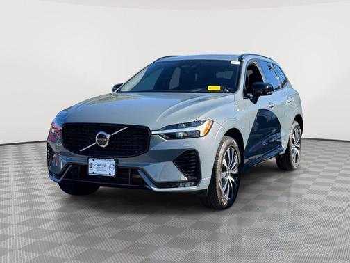Thunder Gray Metallic 2024 Volvo XC60 B5 Core