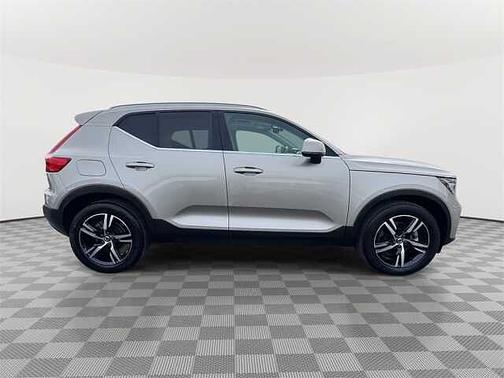 2023 Volvo XC40 Plus