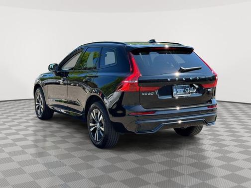 Onyx Black Metallic 2025 Volvo XC60 B5 Core