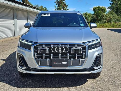 2025 Audi Q7 45 Premium Plus
