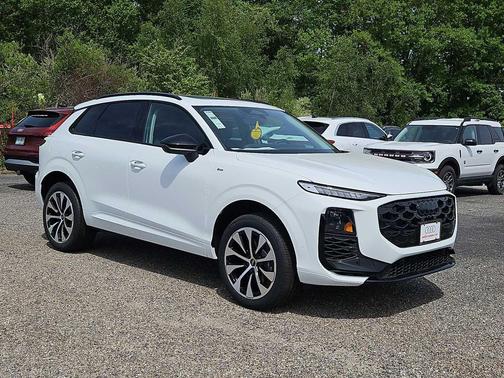 Arkona White 2026 Audi Q3 TFSI quattro S tronic