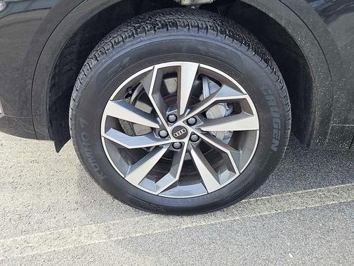 2023 Audi Q5 45 S line Premium