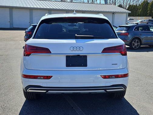 2023 Audi Q5 40 Premium