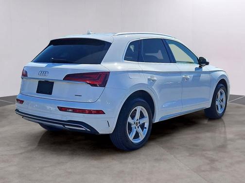 2023 Audi Q5 40 Premium