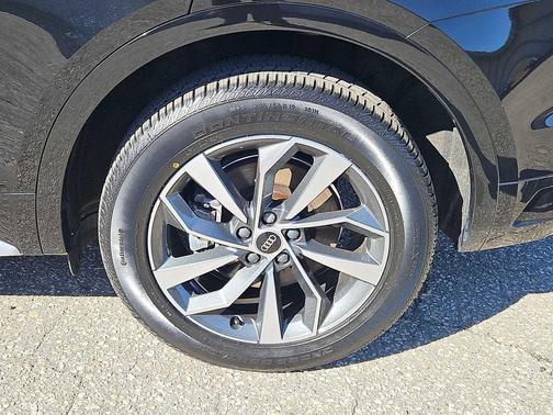 Mythos Black Metallic 2023 Audi Q5 45 S line Premium Plus