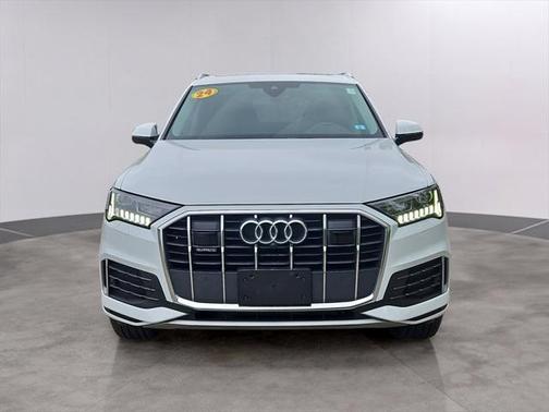 2024 Audi Q7 45 Premium Plus