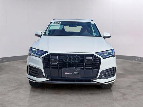 2022 Audi Q7 45 Premium Plus