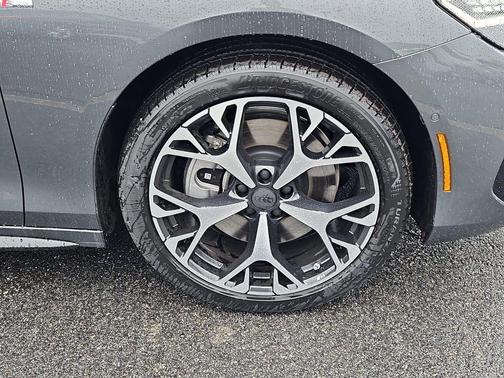 Daytona Gray Pearl Effect 2026 Audi A6 Premium plus