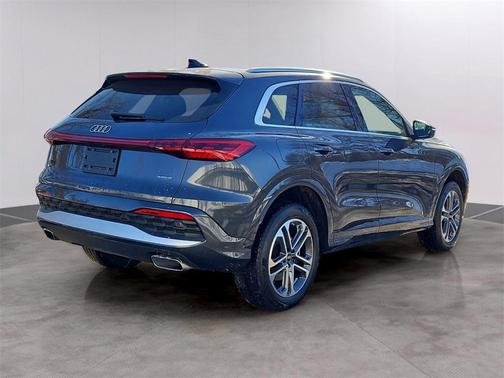 2025 Audi Q5 Premium TFSI quattro S tronic