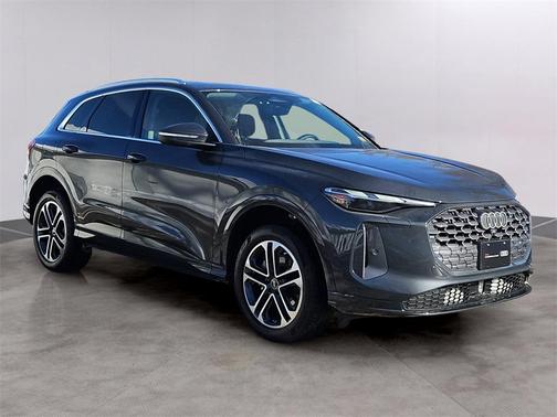 2025 Audi Q5 Premium TFSI quattro S tronic