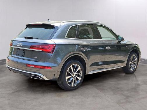 2022 Audi Q5 45 S line Premium Plus