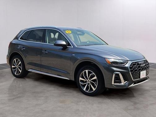 2022 Audi Q5 45 S line Premium Plus