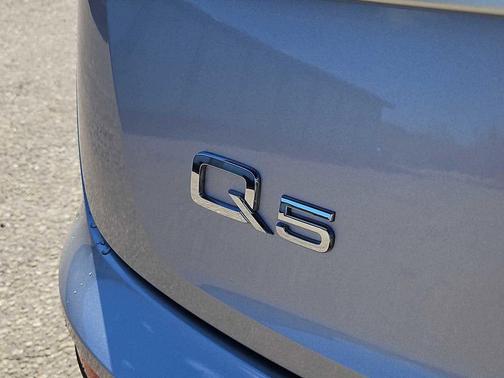 2023 Audi Q5 45 S line Premium