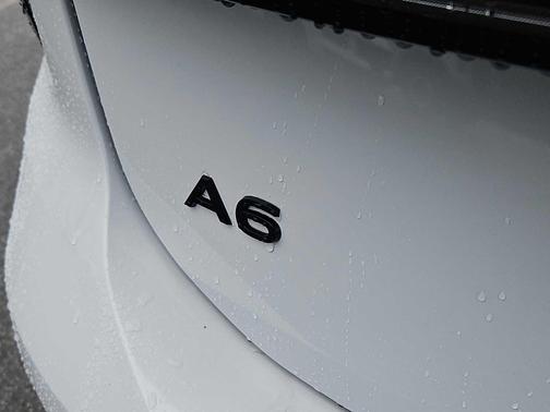 GLACIER WHT MET 2026 Audi A6 Premium Plus quattro S tronic