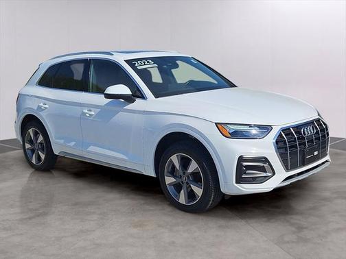 2023 Audi Q5 40 Premium Plus