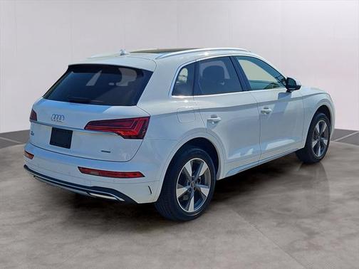 2023 Audi Q5 40 Premium Plus