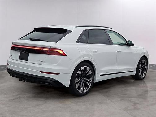 2026 Audi Q8 55 Premium Plus