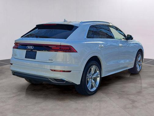 2023 Audi Q8 55 Premium Plus