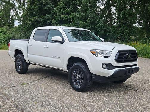 Ice Cap 2023 Toyota Tacoma SR5