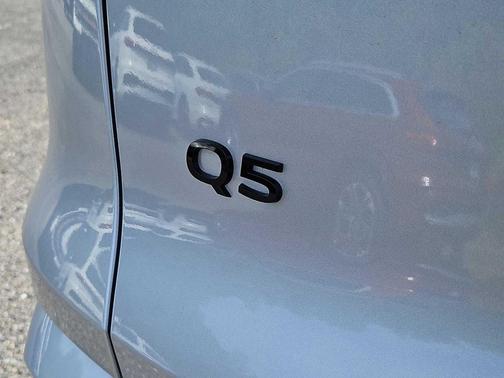 Florett Silver Metallic 2026 Audi Q5 Premium Plus TFSI quattro S tronic