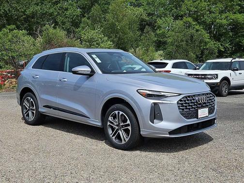 Florett Silver Metallic 2026 Audi Q5 Premium Plus TFSI quattro S tronic