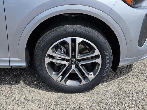 Florett Silver Metallic 2026 Audi Q5 Premium Plus TFSI quattro S tronic